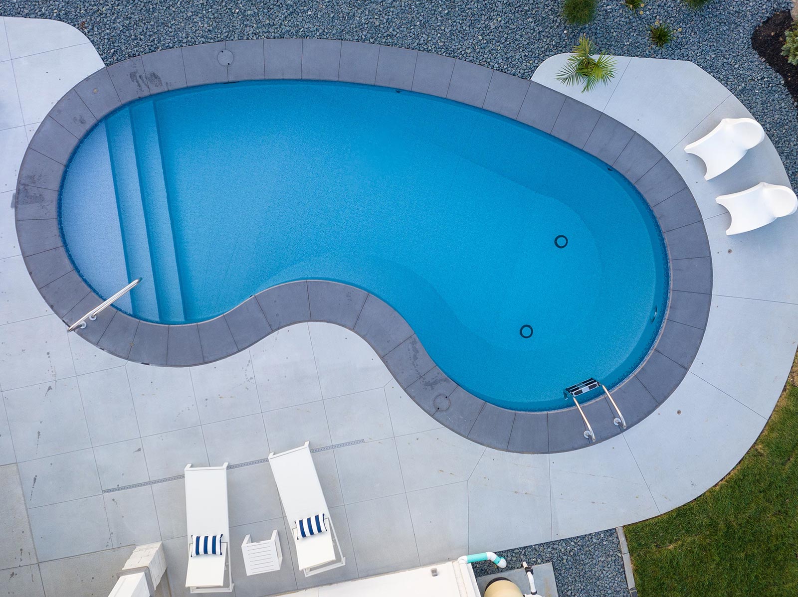 ALLING ESAGONO with Gray Crystal, Bell Pool & Patio